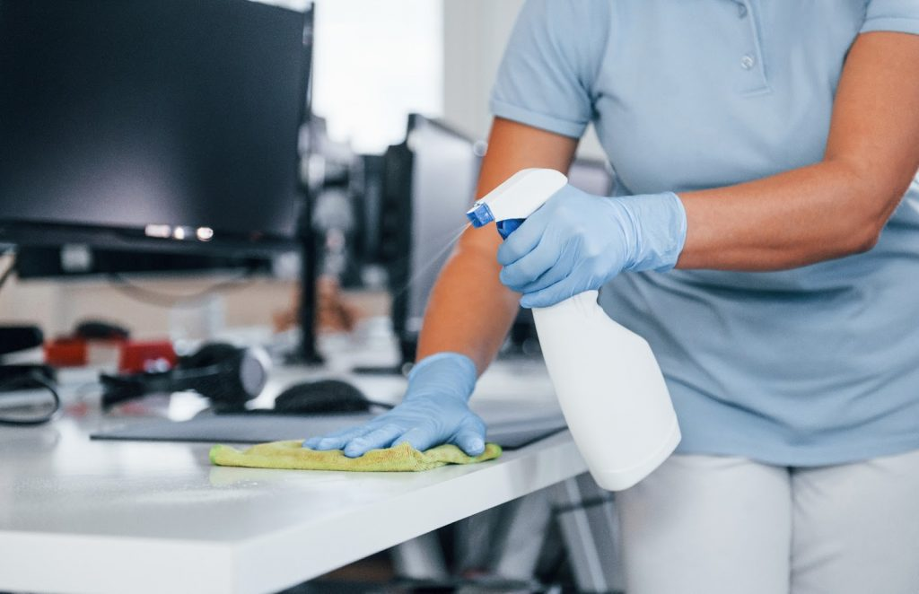 Office desk cleaning service